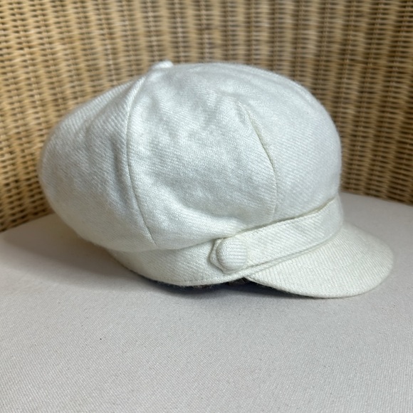 Adorable NWOT Angela & William Cream Color News Boy Hat & Matching Scarf - Picture 3 of 12